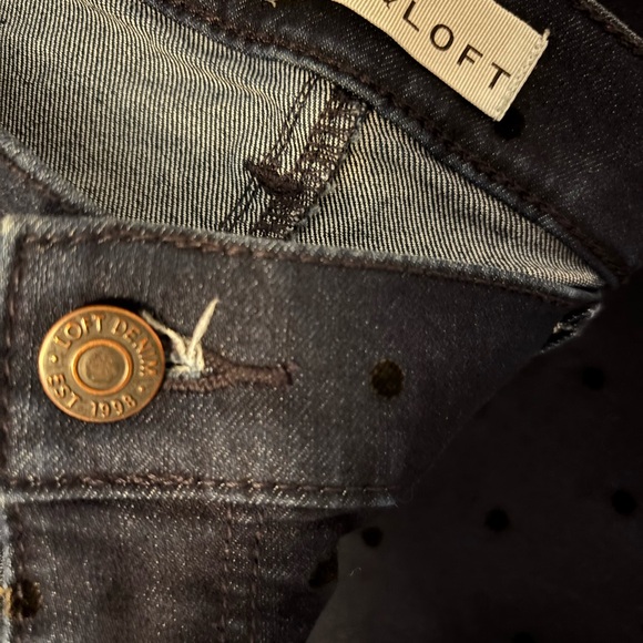 It was an excellent condiction and the color is navy. - Picture 4 of 4